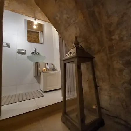 Valletta, Renaissance Building Apartament *