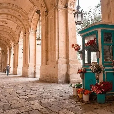 Valletta, Renaissance Building * Valletta