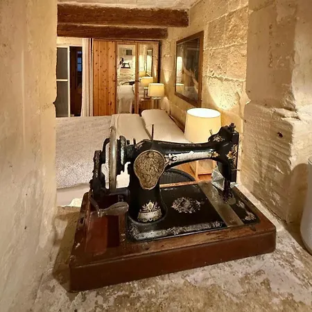 Valletta, Renaissance Building فاليتا