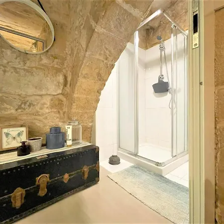 Valletta, Renaissance Building Apartment