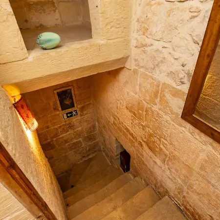 Valletta, Renaissance Building Apartament *