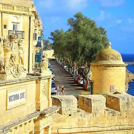 Valletta, Renaissance Building Apartment Valletta